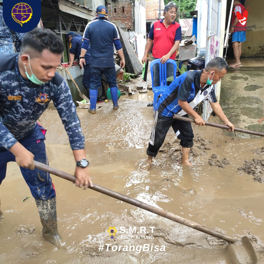 Aksi Cepat Tanggap, KSOP Bitung Bantu Korban Bencana Manado