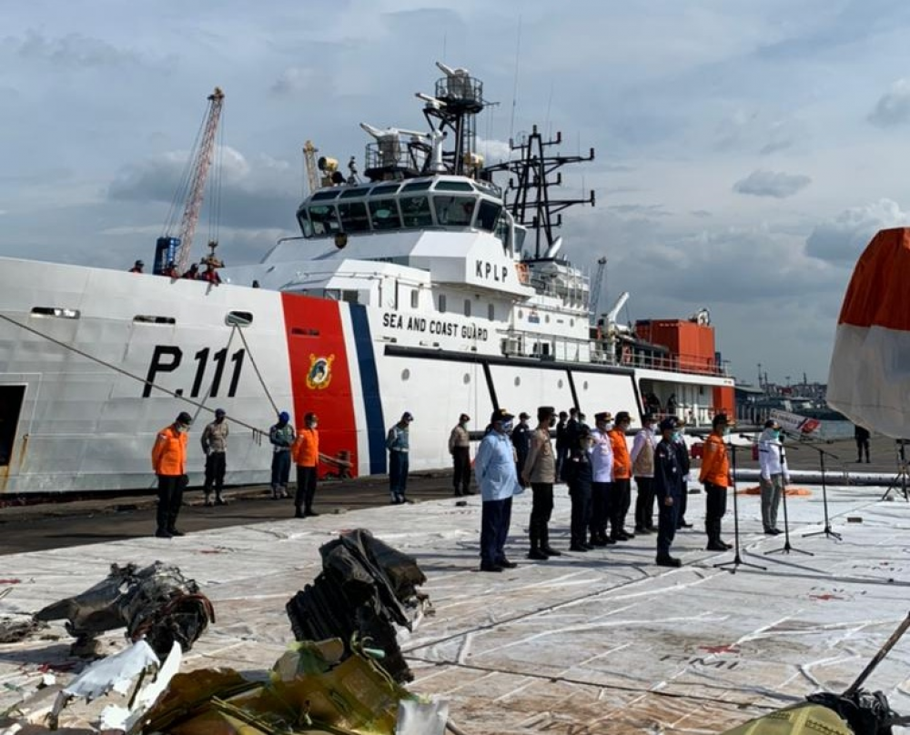 SEPAK TERJANG KPLP DALAM MENJAGA KESELAMATAN DAN KEAMANAN PELAYARAN DI PERAIRAN INDONESIA