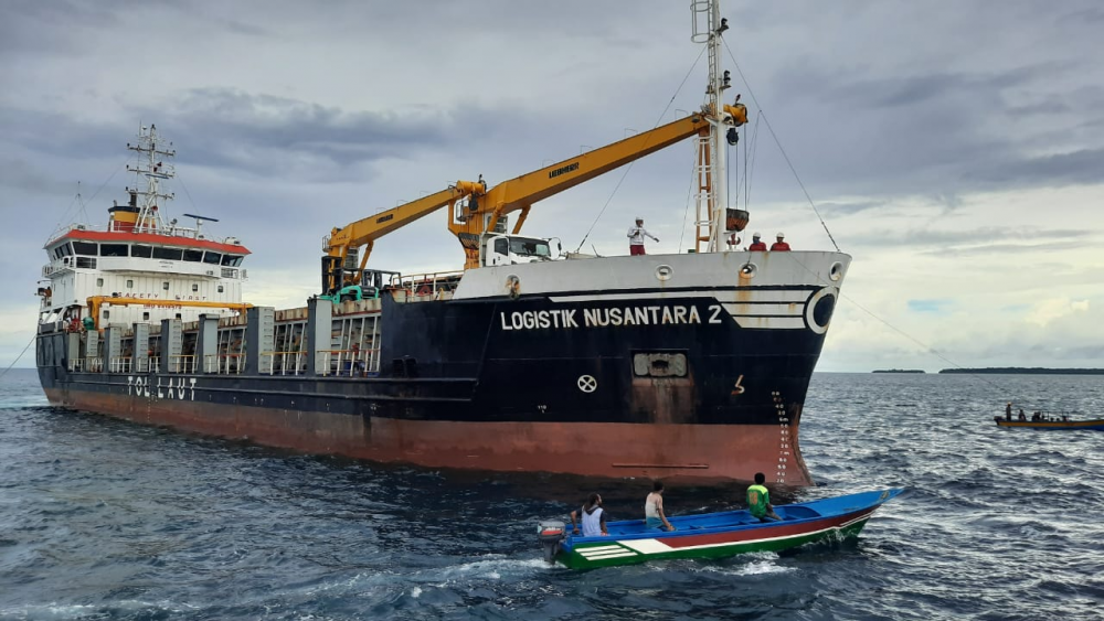 RESMI BEROPERASI, KAPAL TOL LAUT LOGISTIK NUSANTARA 2 TIBA DI PELABUHAN DEPAPRE JAYAPURA