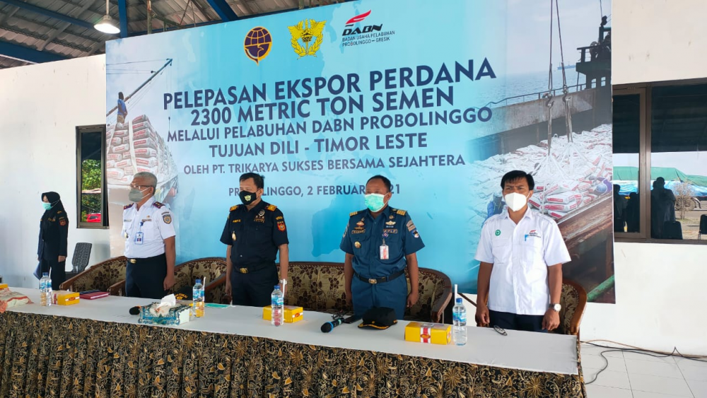 EKSPOR PERDANA SEMEN DARI PELABUHAN PROBOLINGGO TUJUAN DILI, TIMOR LESTE