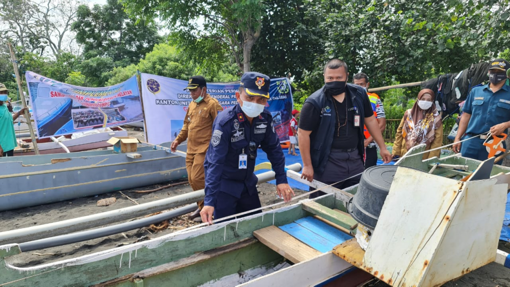 KEMENHUB GELAR GERAI PENGUKURAN KAPAL DAN BUKU PELAUT GRATIS DI CALABAI DAN WANCI
