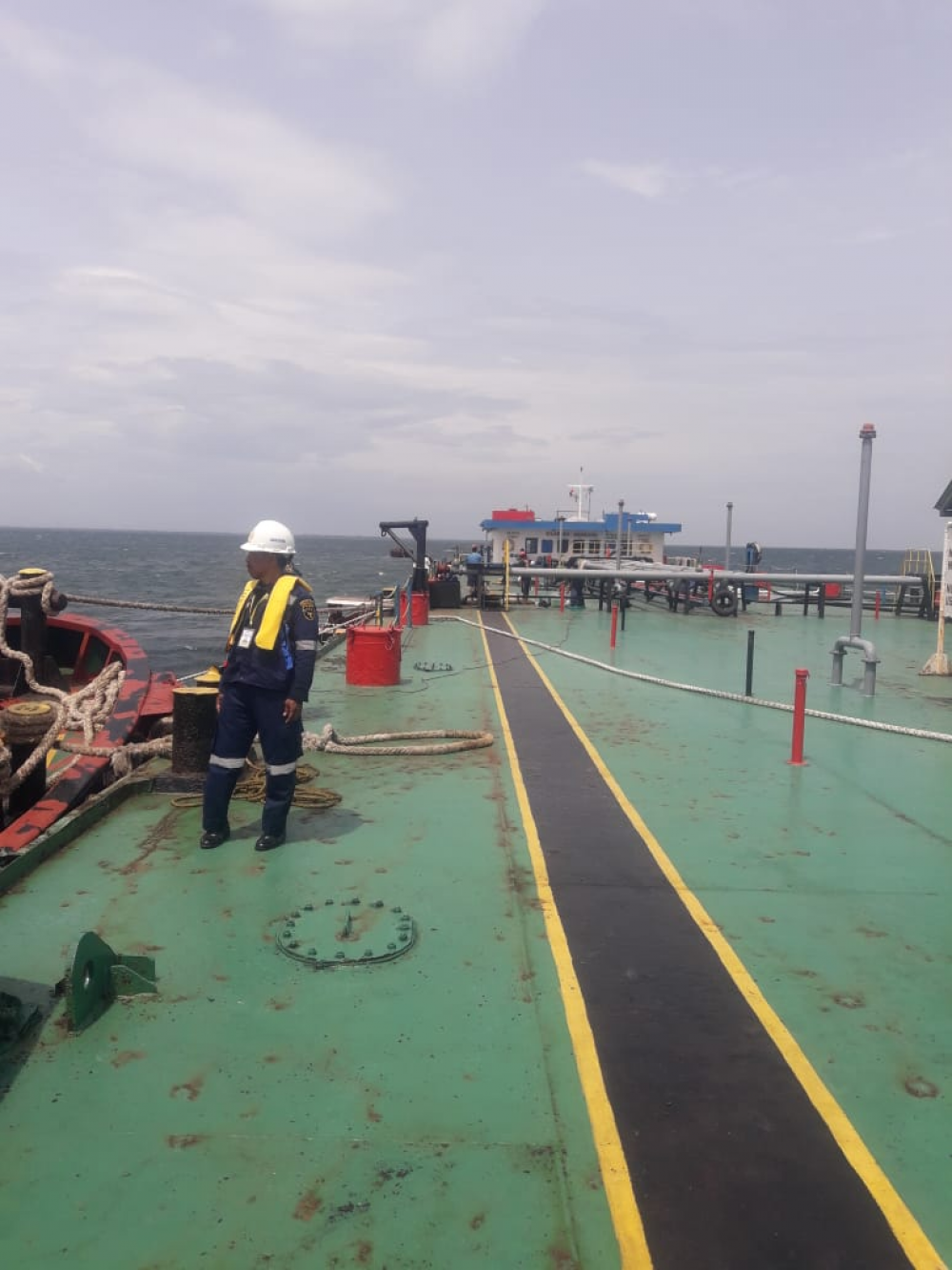 GIAT PENGAWASAN BONGKAR MUAT BARANG BERBAHAYA BBM HSD DI TERSUS PLTGU GRATI