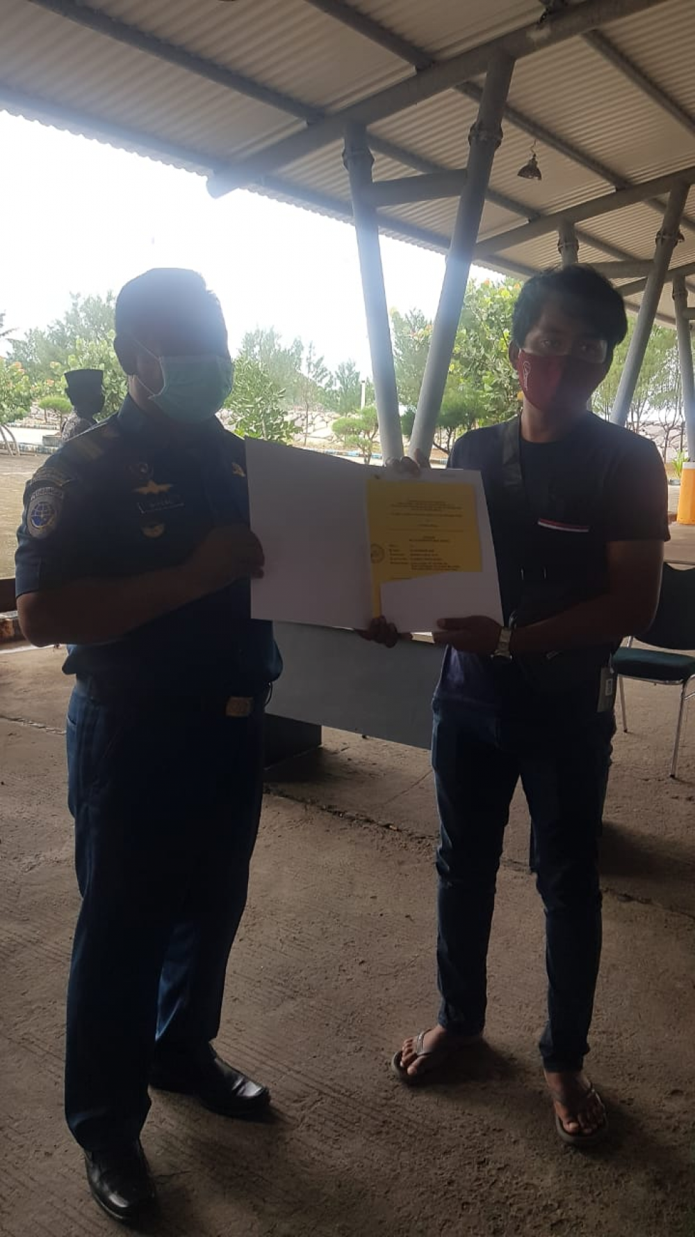 GIAT SOSIALISASI PERIZINAN KAPAL PERIKANAN DAN PENYERAHAN PAS KECIL DAN GROSS AKTA DI TAMBAKREJO, BLITAR