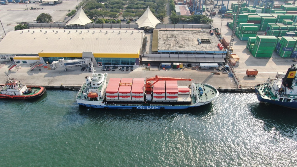TRAYEK BARU TOL LAUT DORONG INDONESIA TIMUR TERBEBAS DARI JERAT DISPARITAS HARGA