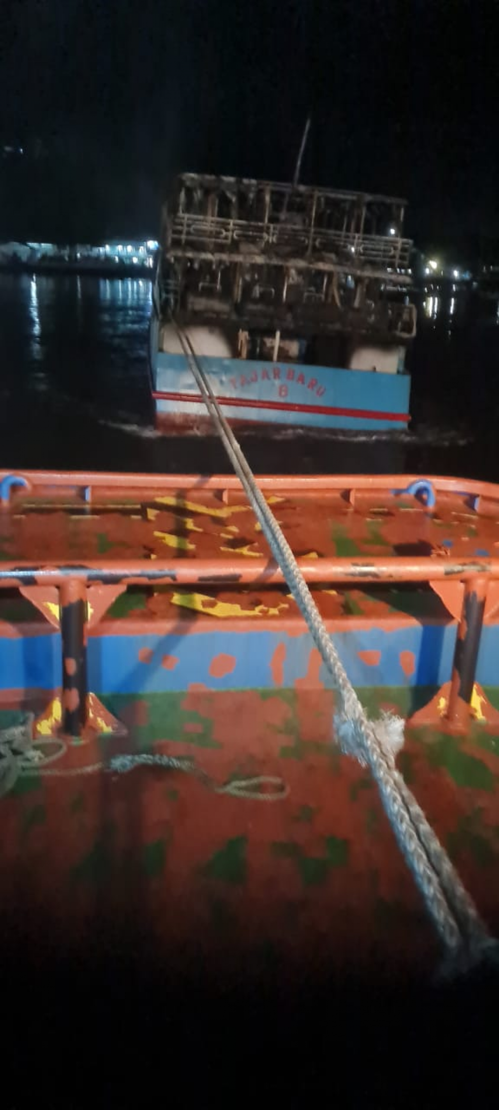 AKSI CEPAT KSOP SORONG PASTIKAN TIDAK ADA KORBAN JIWA DALAM INSIDEN TERBAKARNYA KM FAJAR BARU 8 DI PAPUA BARAT
