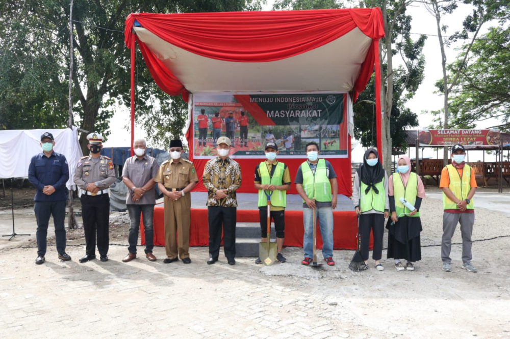 KEMENHUB RANGKUL RATUSAN MASYARAKAT DALAM PROGRAM PADAT KARYA DI DUMAI