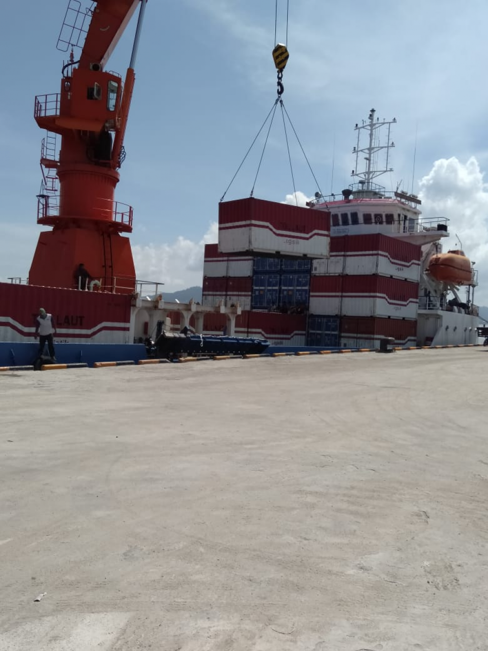 TOL LAUT JADI ANDALAN TRANSPORTASI MURAH DI PERBATASAN INDONESIA DAN MALAYSIA