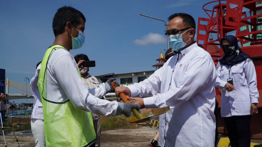 PEMELIHARAAN FASILITAS PELAYANAN DAN PELAYARAN, DITJEN HUBLA LIBATKAN RATUSAN ORANG DALAM ACARA PADAT KARYA DI PALEMBANG DAN SABANG