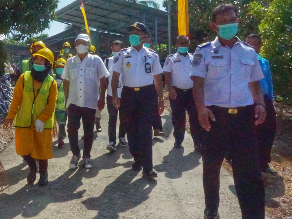 DISNAV KENDARI LIBATKAN 100 ORANG MASYARAKAT SEKITAR DI PROGRAM PADAT KARYA KEMENHUB