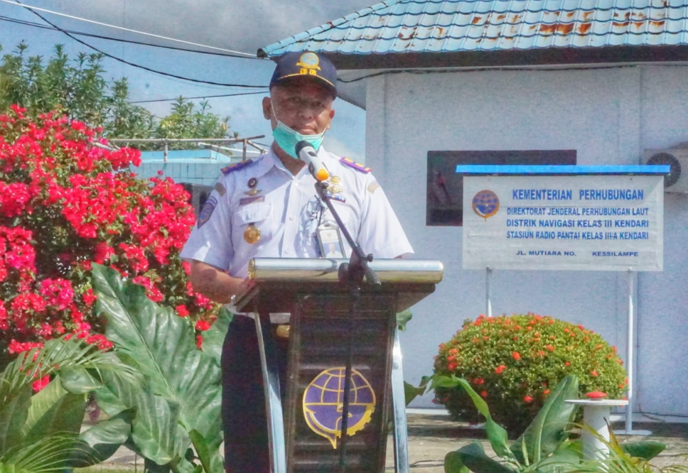 DISNAV KENDARI LIBATKAN 100 ORANG MASYARAKAT SEKITAR DI PROGRAM PADAT KARYA KEMENHUB