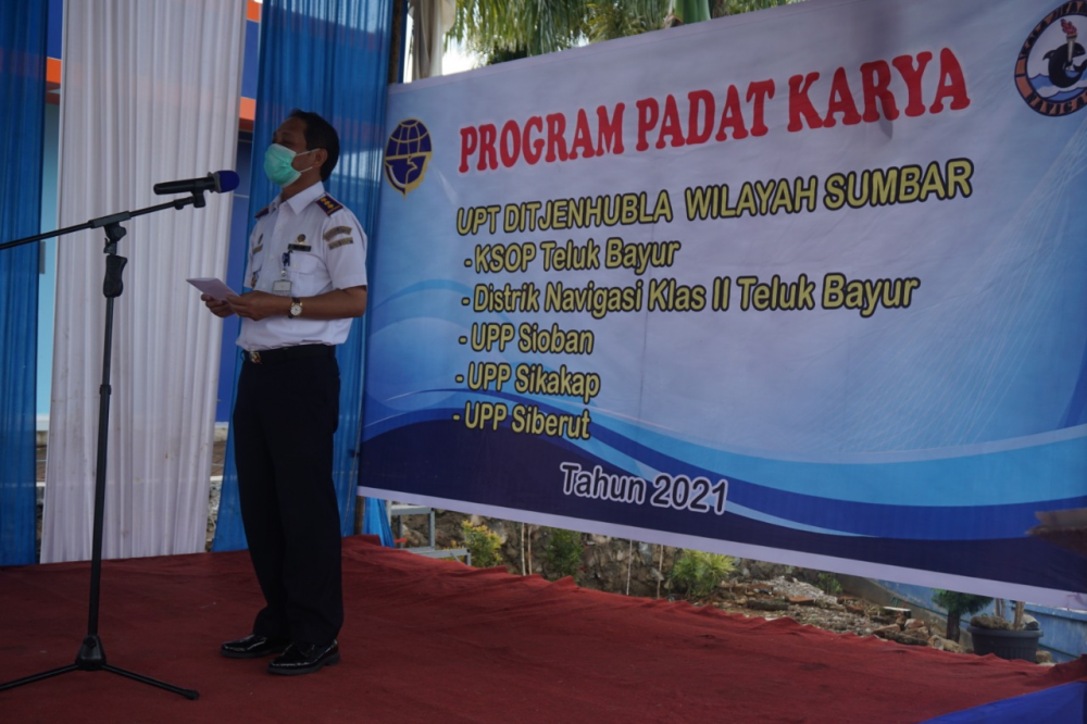 LIBATKAN MASYARAKAT SEKITAR, KEMENHUB GELAR PROGRAM PADAT KARYA DI SURABAYA DAN SUMATERA BARAT