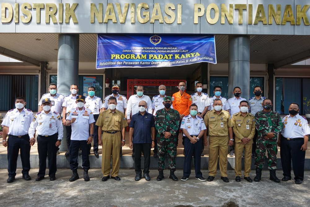 LIBATKAN MASYARAKAT, KEMENHUB GELAR PADAT KARYA SELAMA 12 HARI DI PONTIANAK