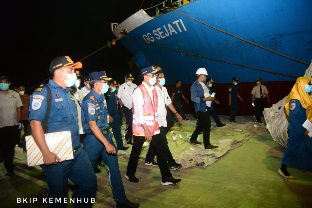 Tingkatkan Produktivitas dan Efisiensi, Menhub Minta Pengelolaan Empat Dermaga di Pelabuhan Badas Sumbawa Besar Disatukan