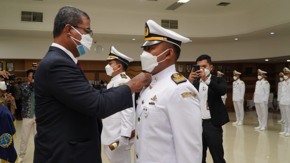 DUKUNG KESELAMATAN DAN KEAMANAN PELAYARAN, 48 ORANG PERWIRA PANDU TINGKAT II DILANTIK