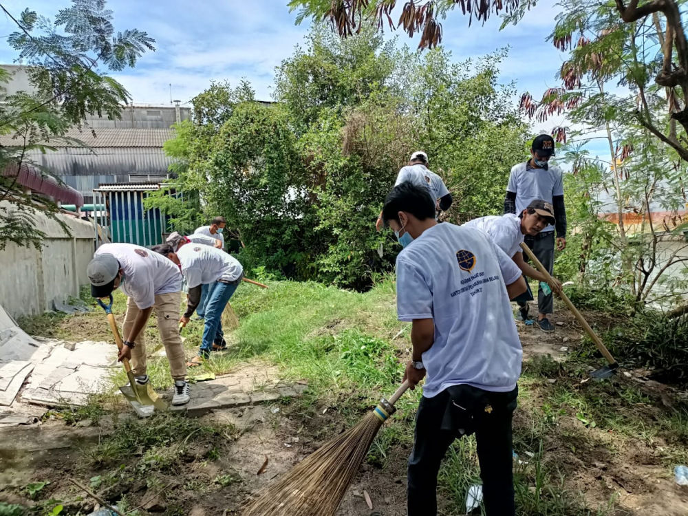 KANTOR OTORITAS PELABUHAN UTAMA BELAWAN LAKSANAKAN PROGRAM PADAT KARYA