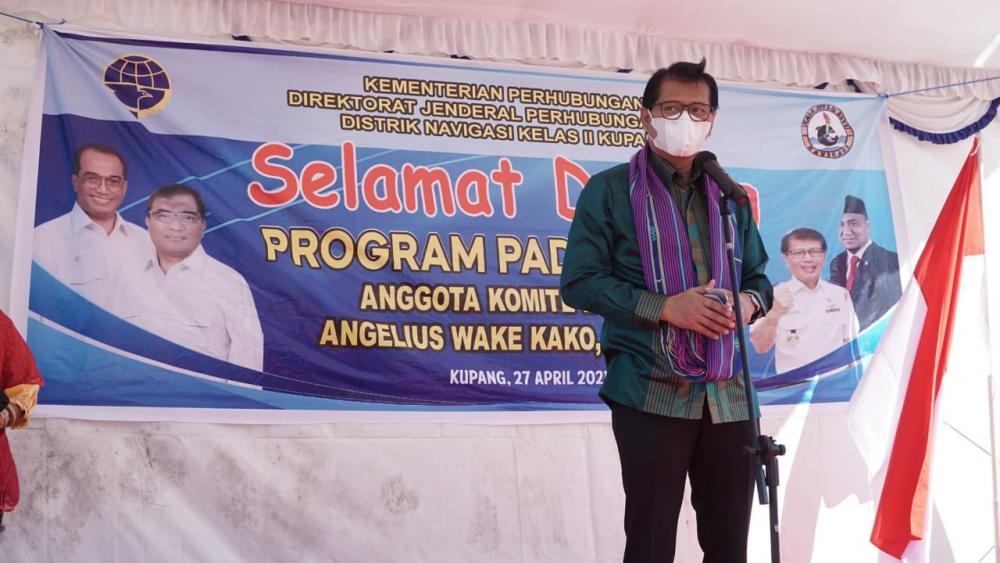 RATUSAN ORANG MASYARAKAT KUPANG IKUTI PROGRAM PADAT KARYA DITJEN HUBLA 2021