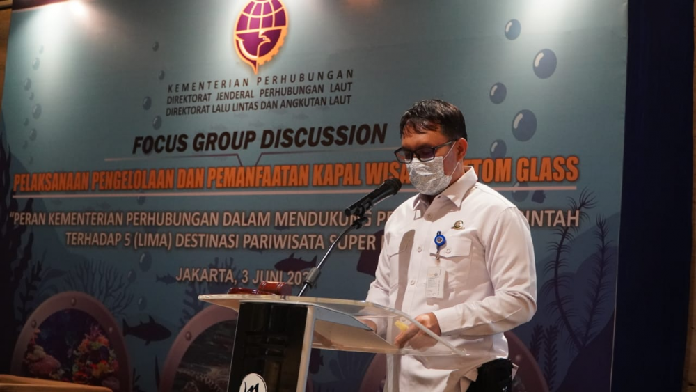 DUKUNG PERTUMBUHAN PARIWISATA DAN PENDAPATAN DAERAH, KEMENHUB BANGUN KAPAL WISATA BOTTOM GLASS