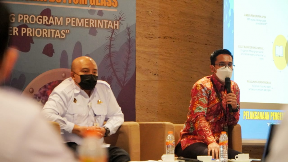 DUKUNG PERTUMBUHAN PARIWISATA DAN PENDAPATAN DAERAH, KEMENHUB BANGUN KAPAL WISATA BOTTOM GLASS