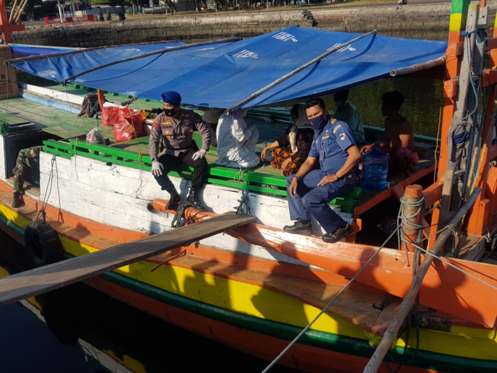 Satgas Covid-19 Pelabuhan Probolinggo Lakukan Rapid antigen kepada penumpang Kapal dari P. Gilimandangin Madura