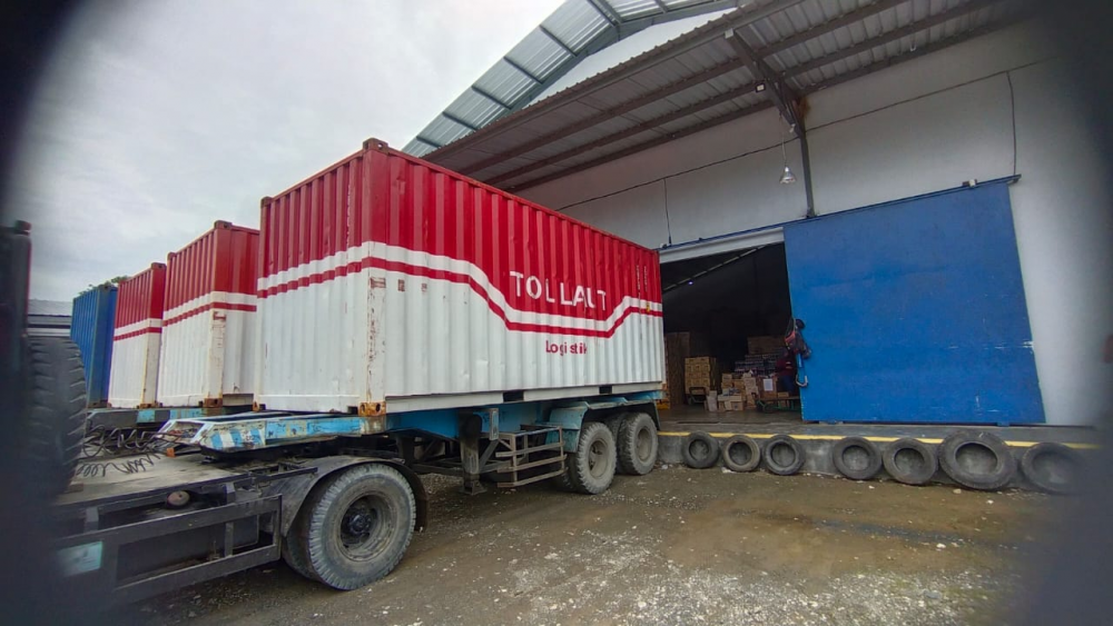 TRAYEK T-19 TOL LAUT: KUNCI SUKSES  PENYERAPAN DAN PENDISTRIBUSIAN BERAS DI PAPUA -  PAPUA BARAT