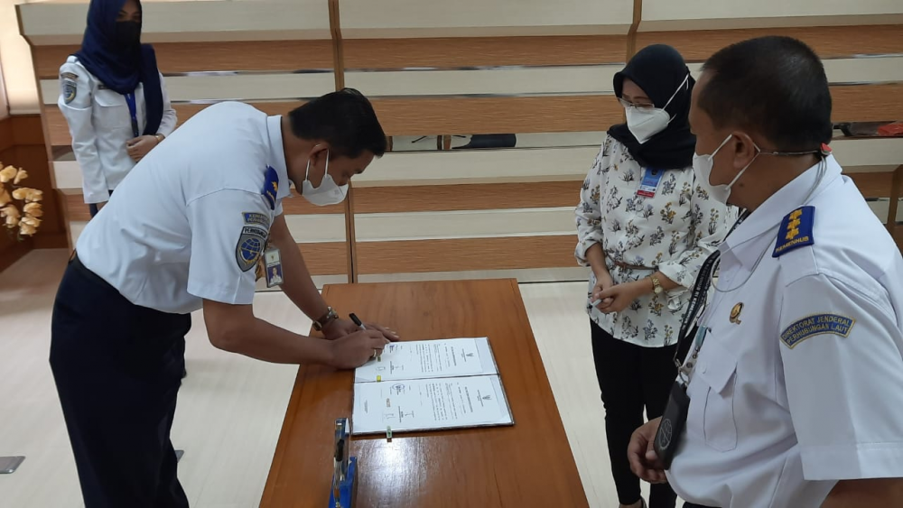 DITJEN HUBLA FASILITASI PEMBERIAN SANTUNAN ABK YANG MENINGGAL SAAT BERTUGAS DI SINGAPURA