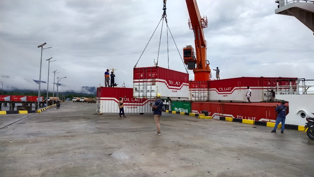 DUKUNGAN TOL LAUT DALAM DISTRIBUSI AKOMODASI PON XX DI PAPUA 2021