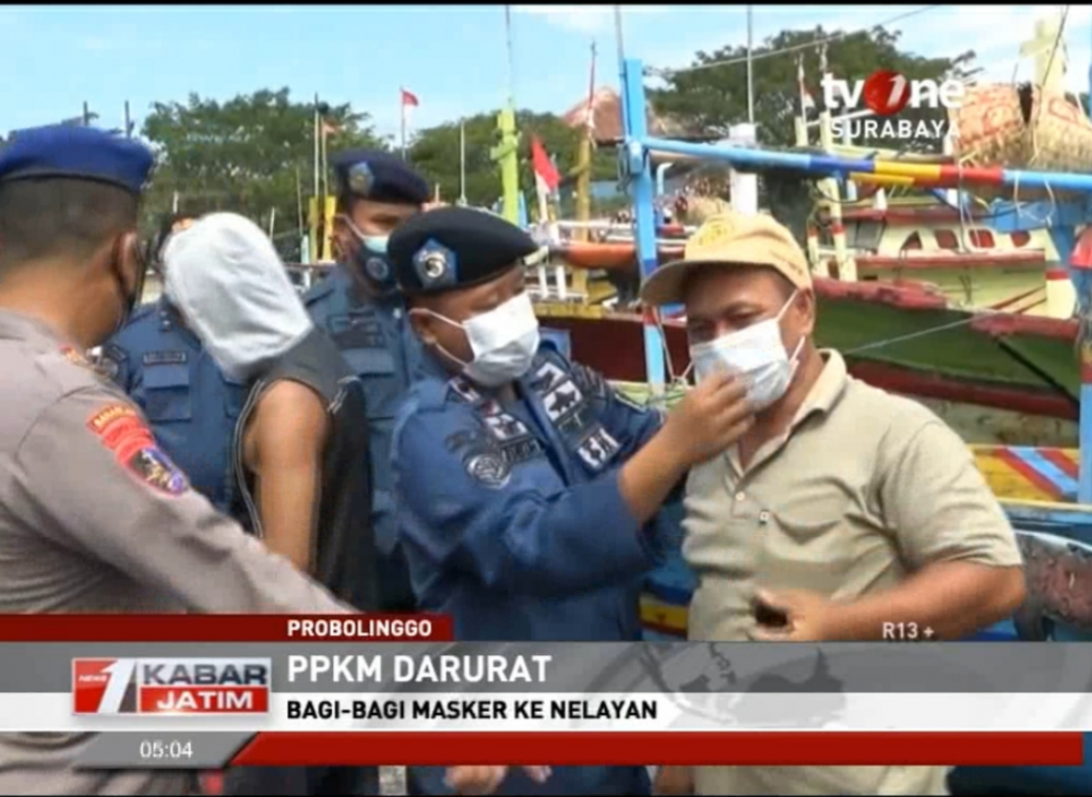 MENDUKUNG PELAKSANAAN PPKM DARURAT, KSOP PROBOLINGGO BERSINERGI DENGAN SATGAS COVID-19 DIRIKAN POSKO DAN PENGAWASAN BERSAMA