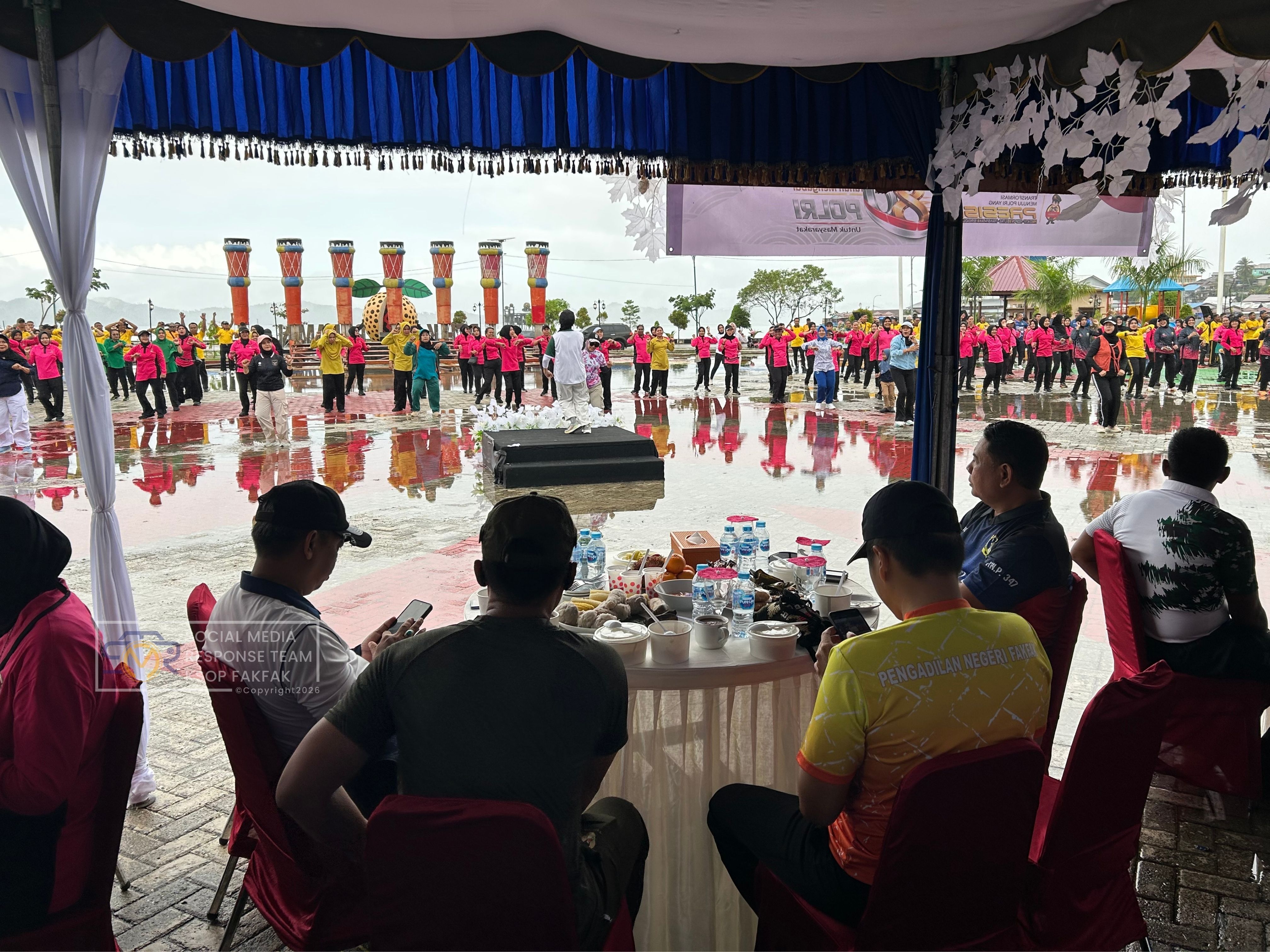 Gerak Jalan Santai dan Senam Bersama dalam Rangka HUT Bhayangkara Ke-80 Tahun 2026 di RTH KH. Ma’ruf Amin