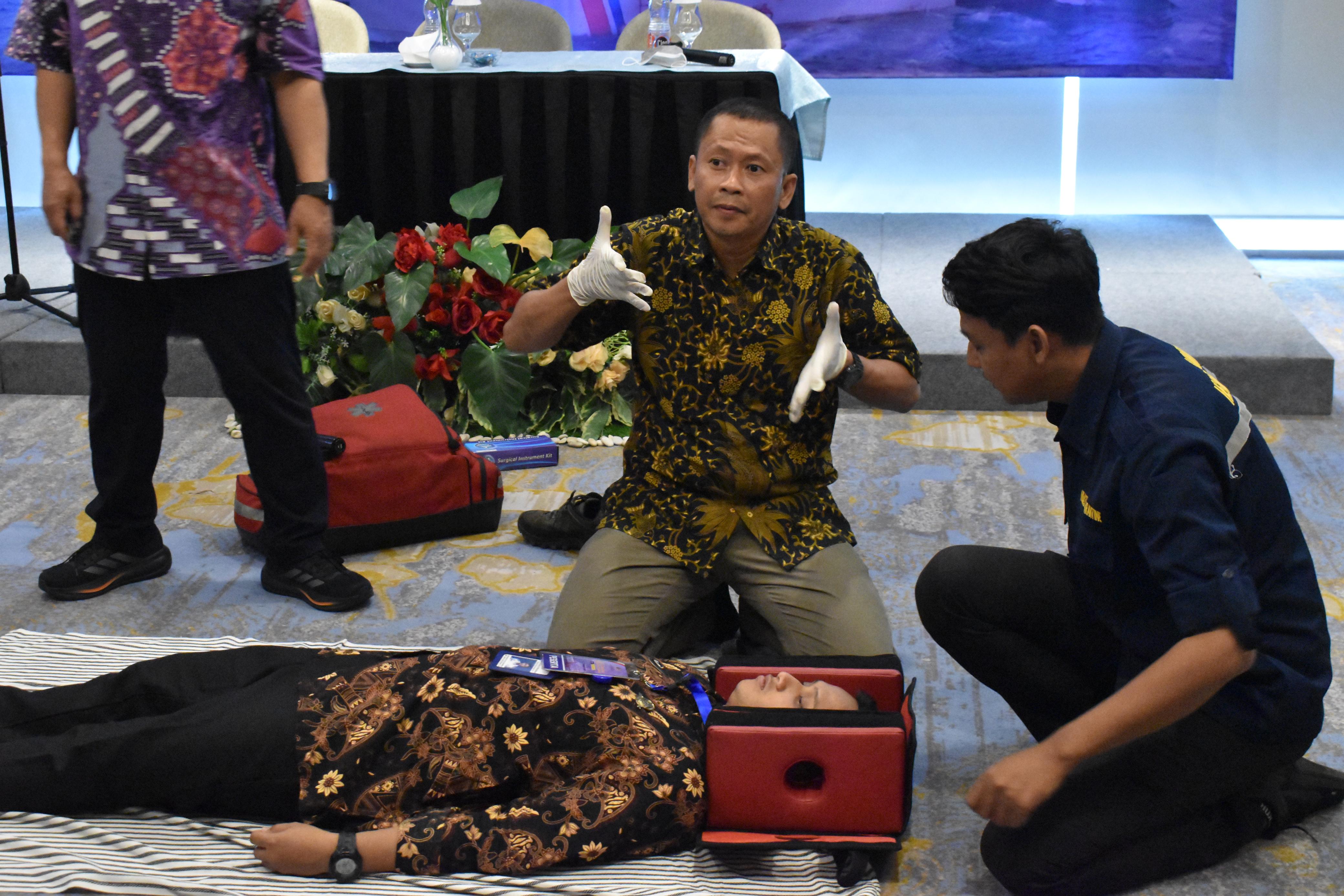 Tingkatkan Kesiapsiagaan, KPLP Bekali Personel SAR Hadapi Situasi Darurat di Laut
