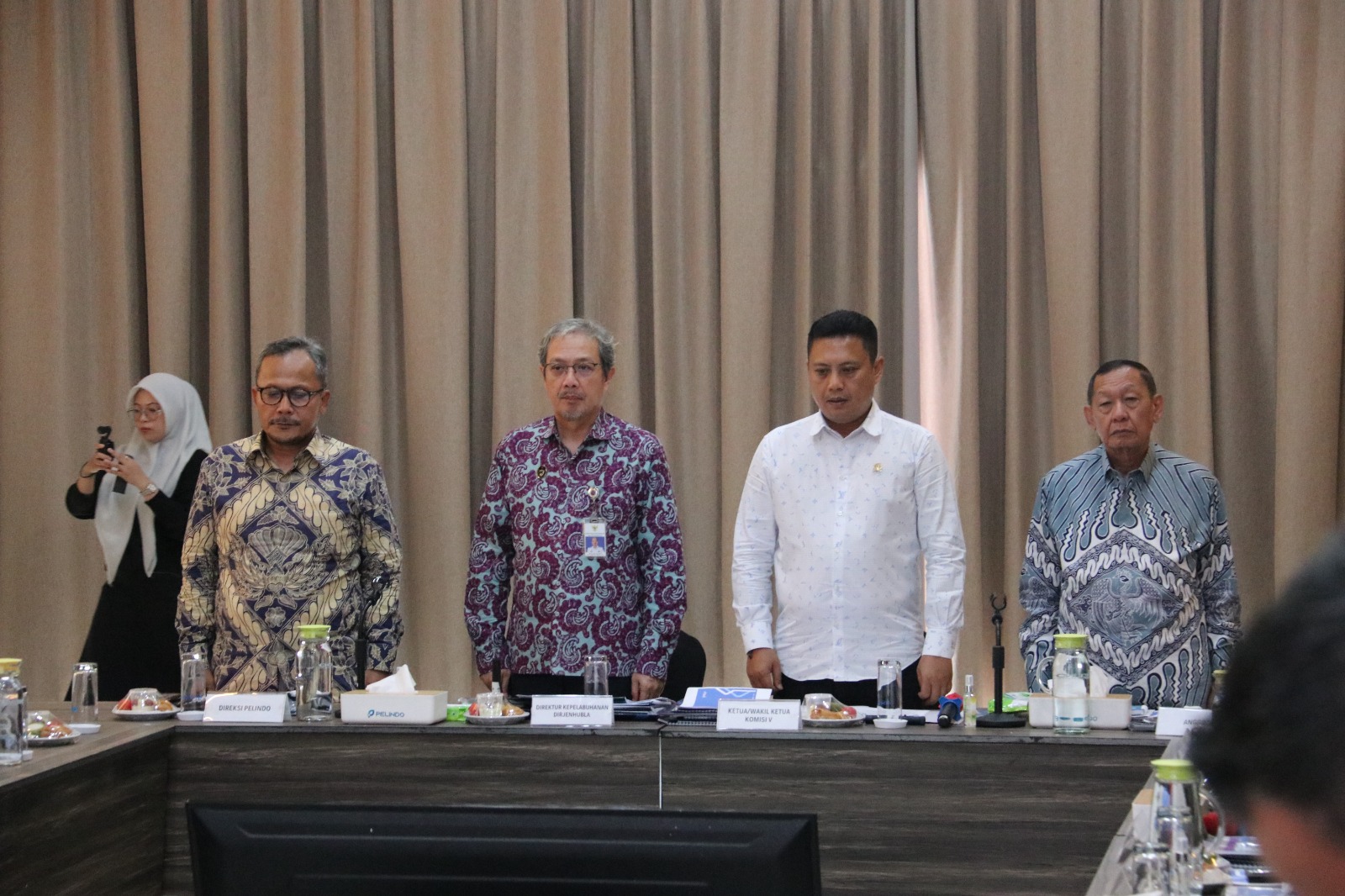 Kawal Kelaiklautan dan Fasilitas Pelabuhan, Komisi V DPR RI Tinjau Langsung Urat Nadi Maritim Makassar