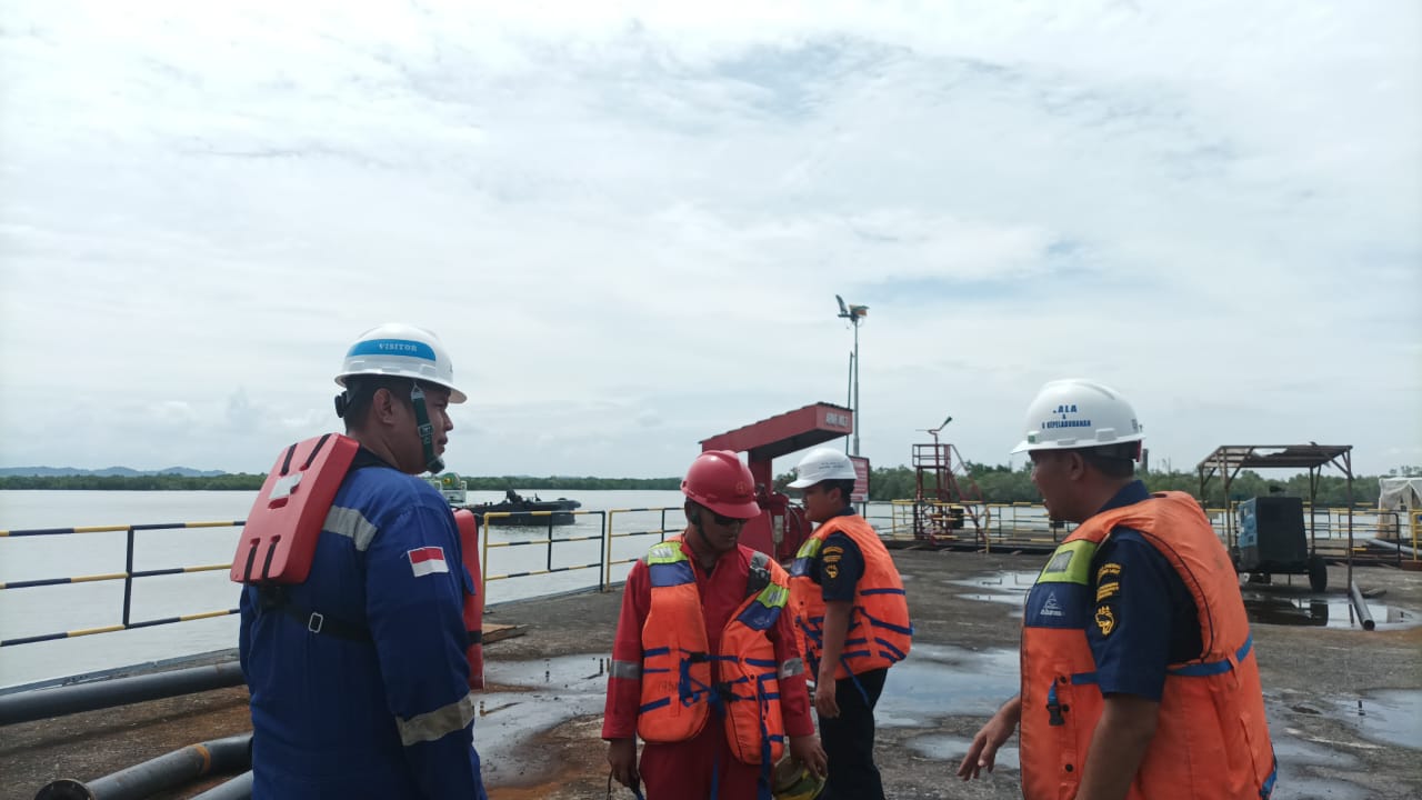 Monitoring di TUKS PT Pertamina Patra Niaga oleh Tim LALA dan Usaha Kepelabuhanan