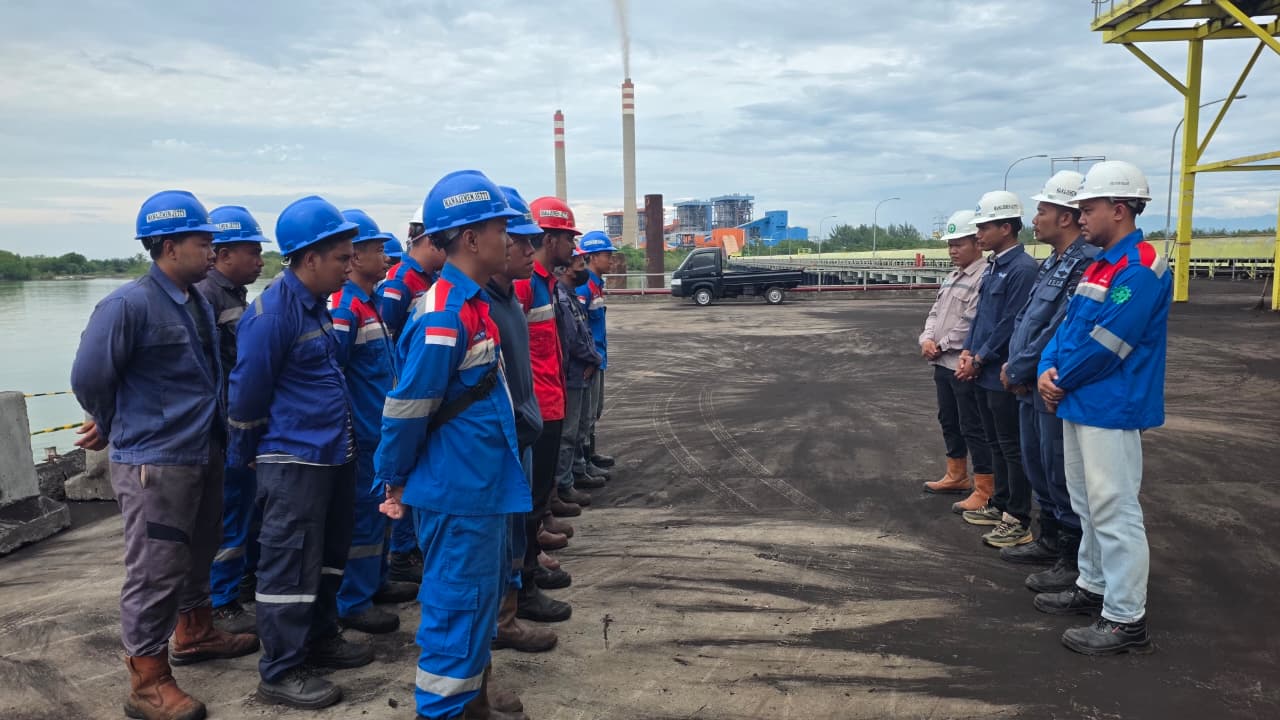Optimalisasi Kinerja TKBM Sekaligus Memberikan Arahan Kepada TKBM dalam Pelaksanaan Pekerjaan dalam Hal Keselamatan, Disiplin, serta Tanggung Jawab Kerja oleh Kepala Kantor KSOP Kelas IV Pangkalan Susu