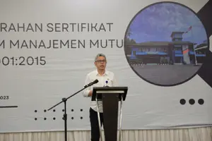 Penyerahan Sertifikat Sistem Menajemen Mutu ISO 9001:2015