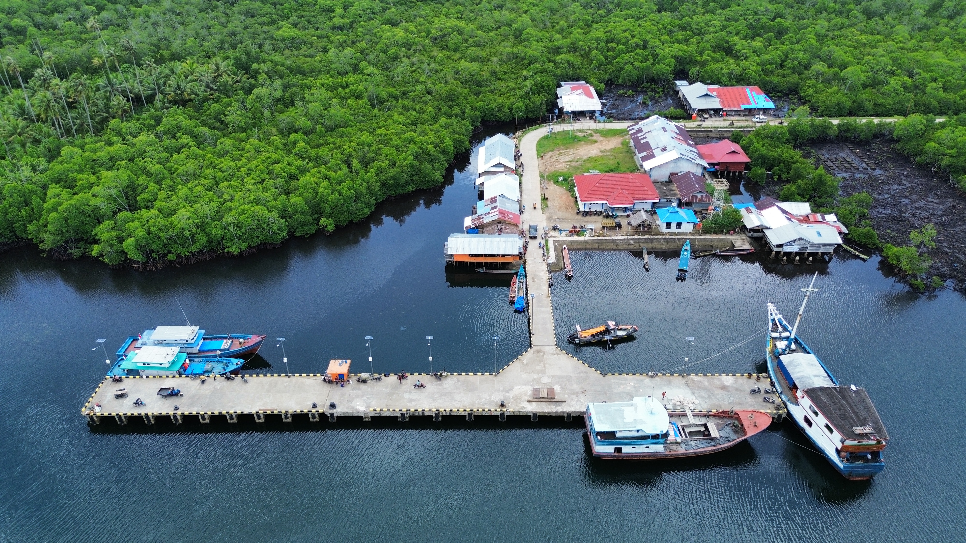 DERMAGA PELABUHAN POKAI
